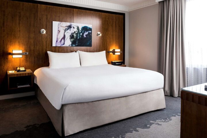 Room 25 of 44