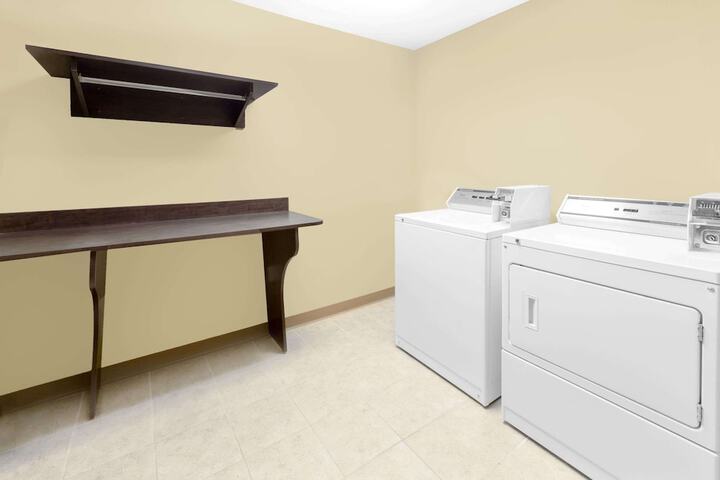Room 11 of 16