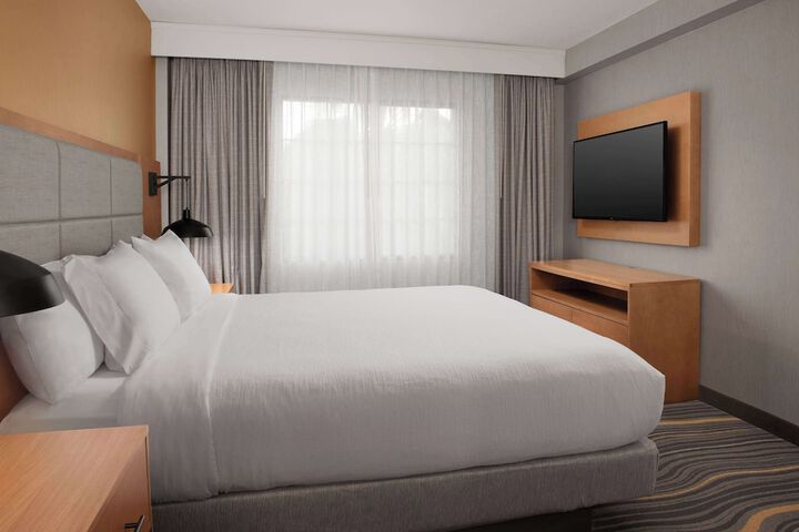 Room 32 of 64