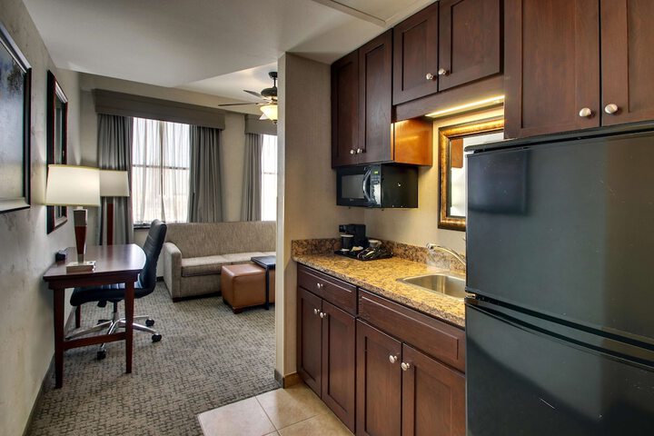 Room 52 of 168