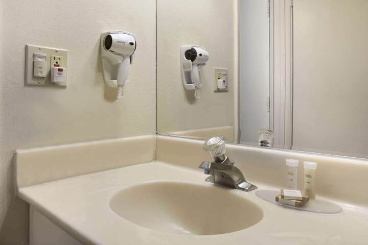 Room 20 of 37