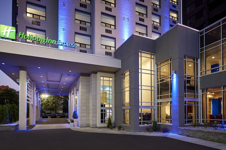 Hotel 5 of 41