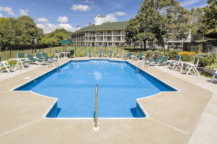 Pool 9 of 37