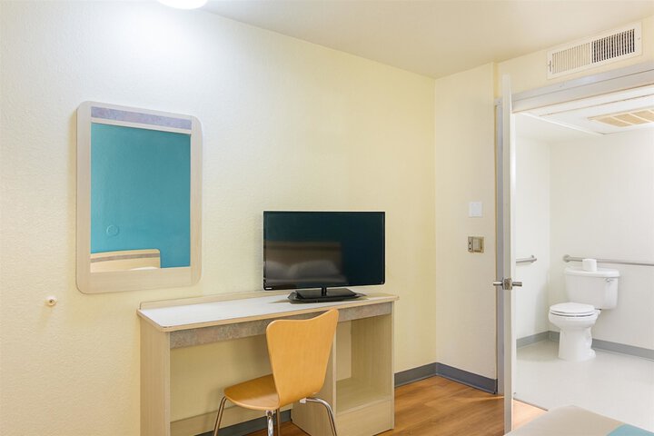 Room 19 of 30