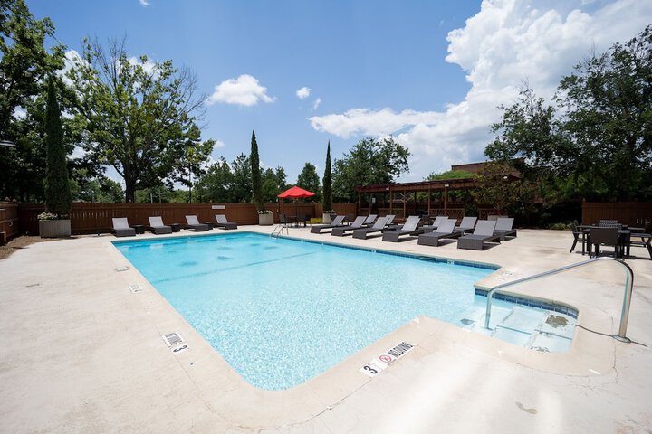 Pool 6 of 98