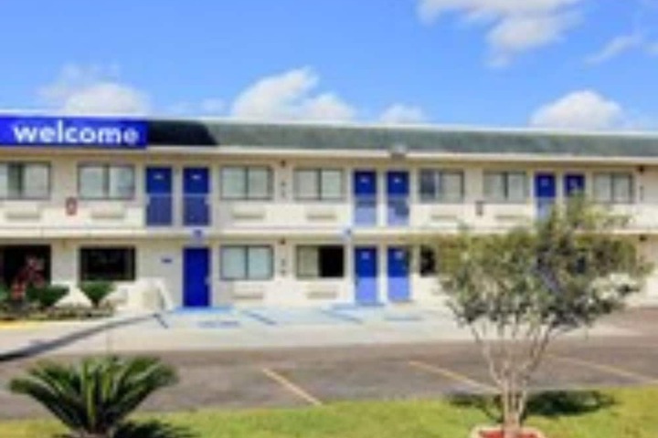 Motel 6 Kingsville TX