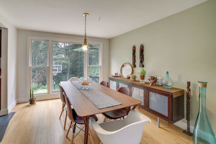 Charming Vacation Rental: 15 Mi to Pittsburgh