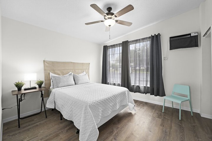 Room 9 of 21