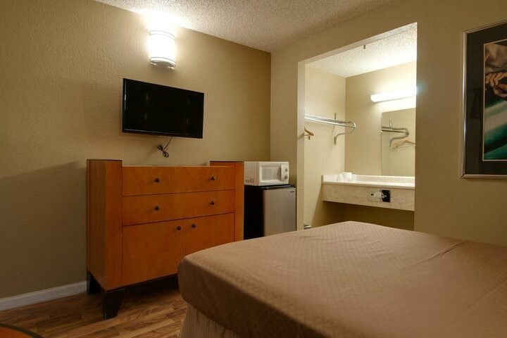 Room 21 of 24