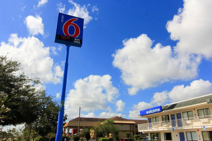 Motel 6 Kingsville TX