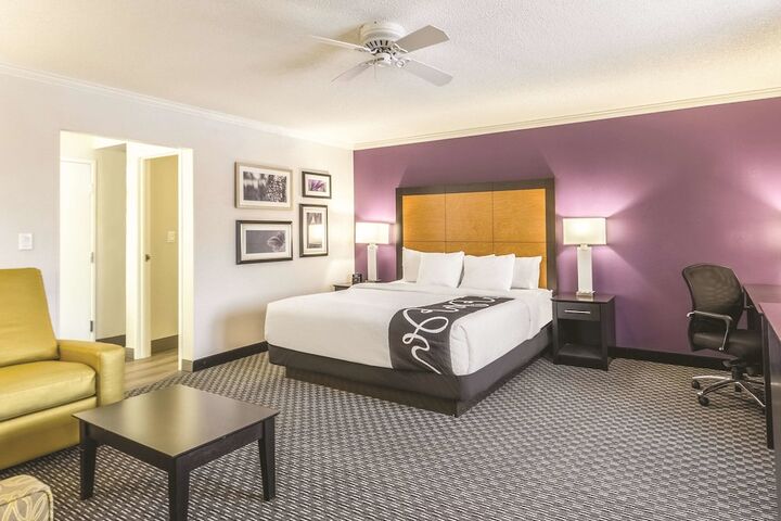 Room 22 of 42