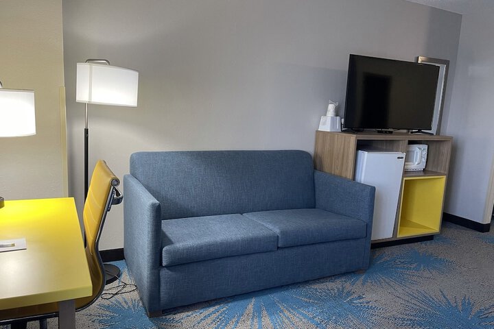 Days Inn by Wyndham Colby