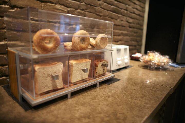 Breakfast/Coffee Service 70 of 84