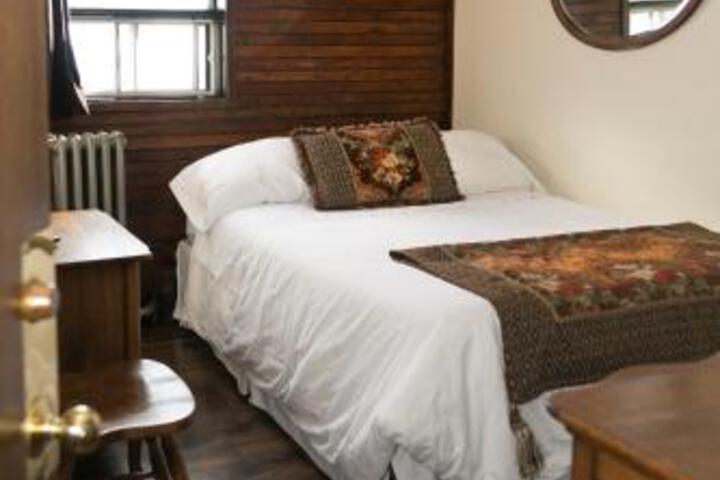 THE COCHRANE ROCKYVIEW HOTEL
