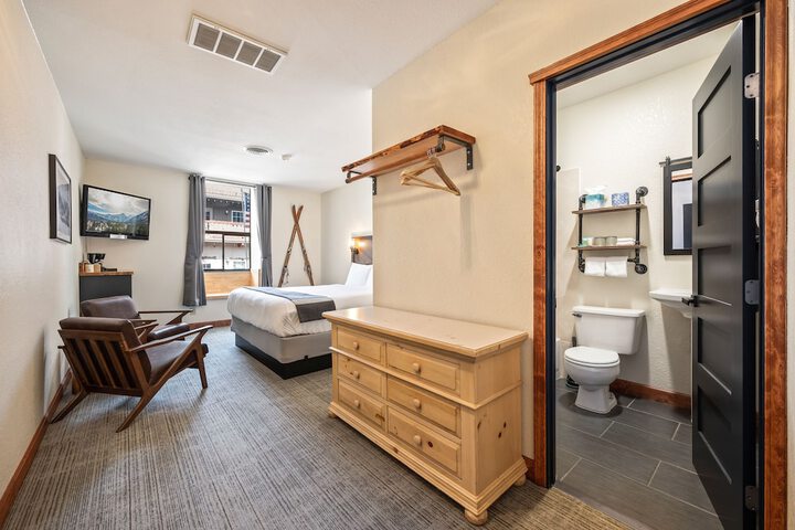 Room 93 of 115
