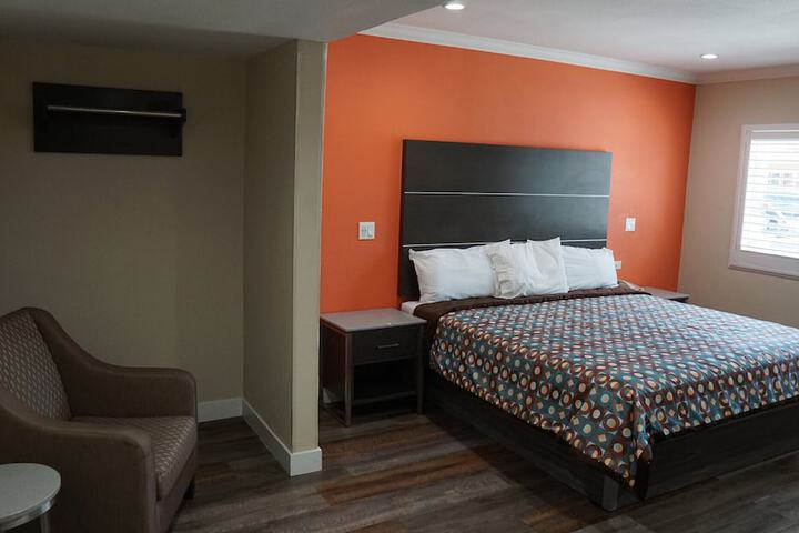 Room 18 of 35