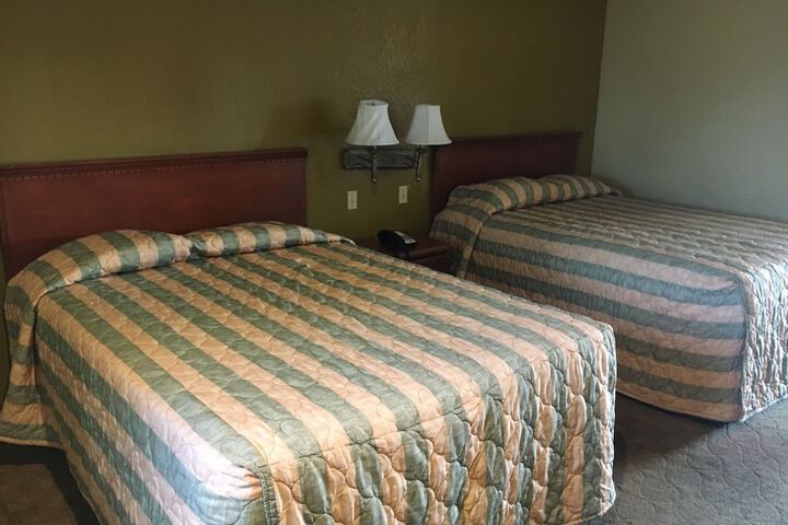 Bellflower Travel Inn