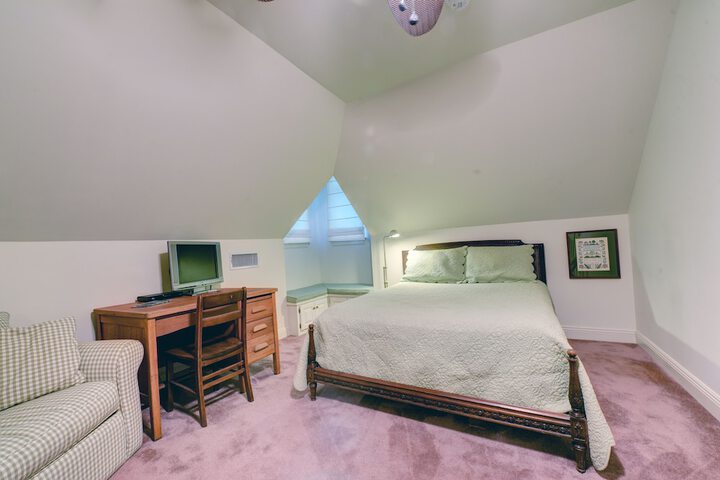 Room 16 of 44