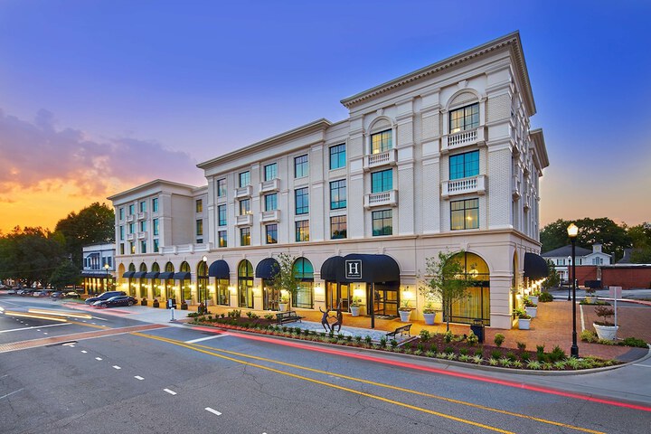 Hotel 4 of 49