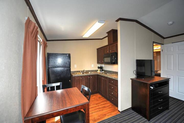 Instalodge Hotel & Suites