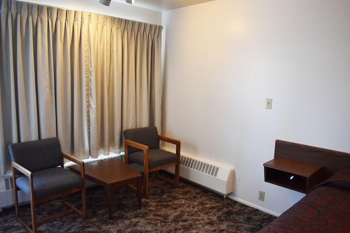 Room 6 of 11