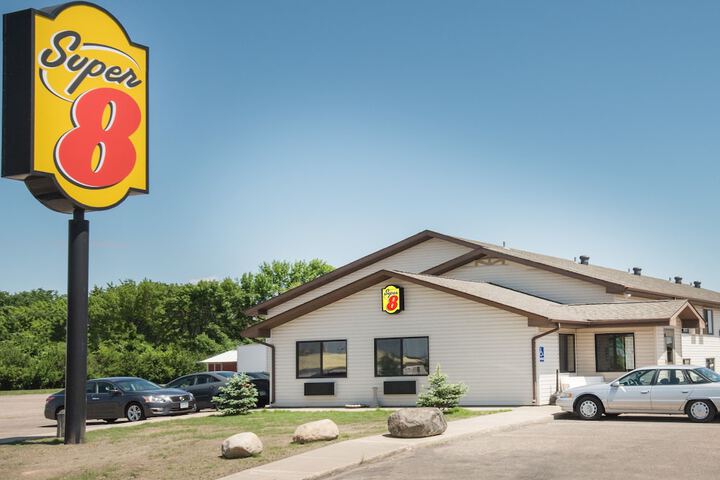 Super 8 by Wyndham Jamestown