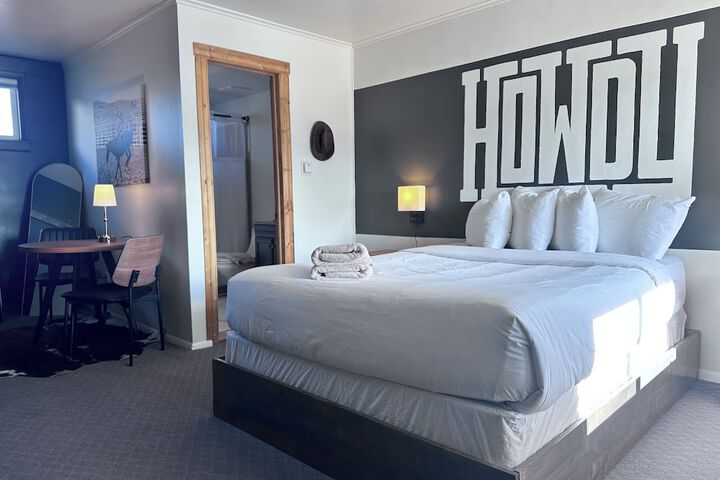 Elk Antler Inn