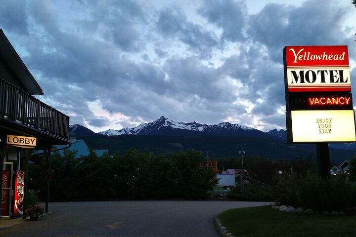 Yellowhead Motel
