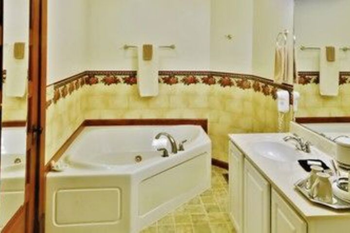 Arbor Hill Inn