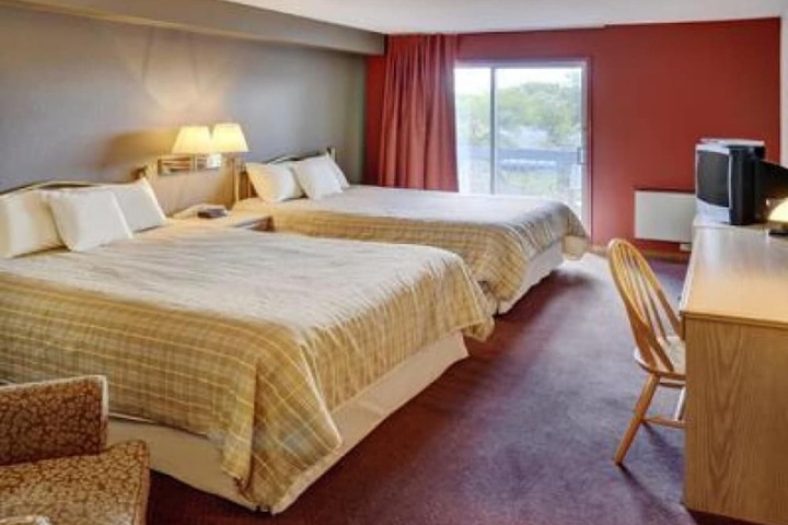 Lakeview Gimli Resort & Conference