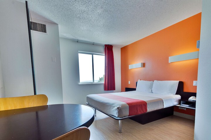 Room 29 of 38