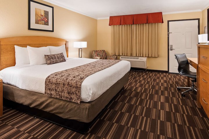 Room 15 of 22