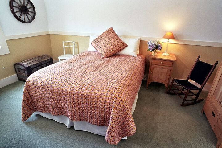 Room 6 of 32