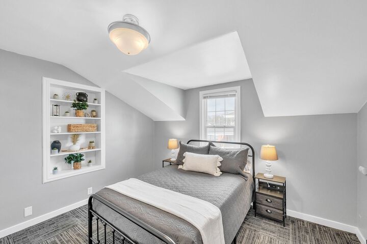 The Loft 3BR Apartment with Scenic Deck