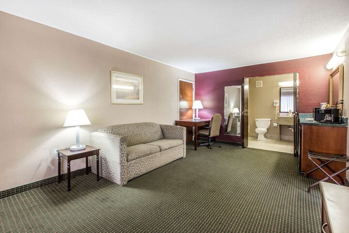 Room 17 of 25