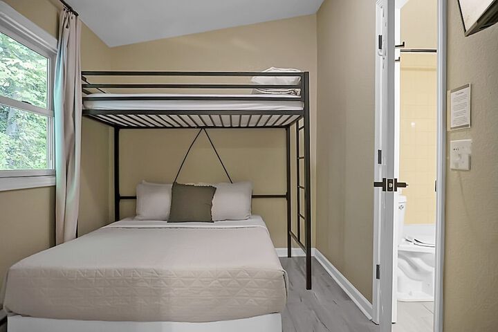Room 55 of 112