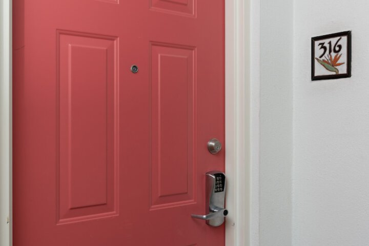 Room 176 of 345