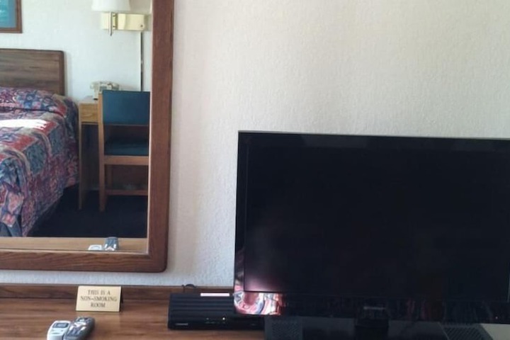 Room 10 of 15