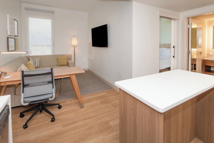 Room 53 of 96