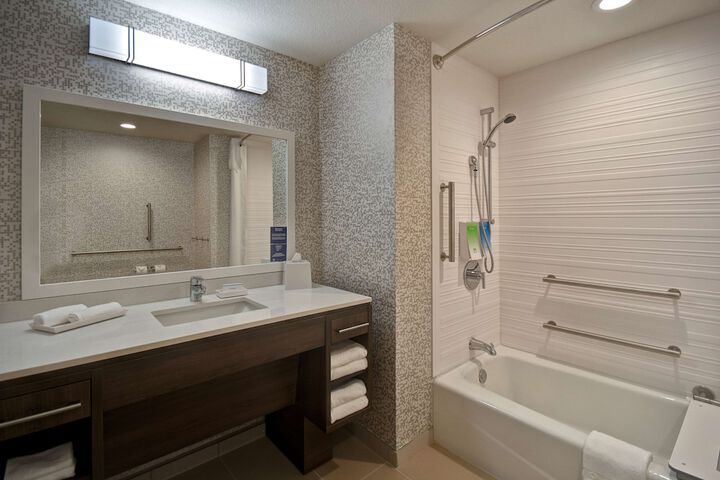 Home2 Suites by Hilton Eau Claire South