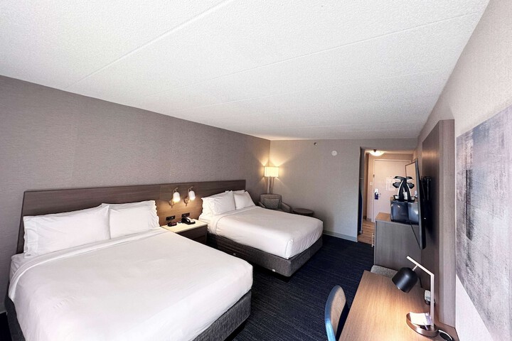 Room 13 of 21