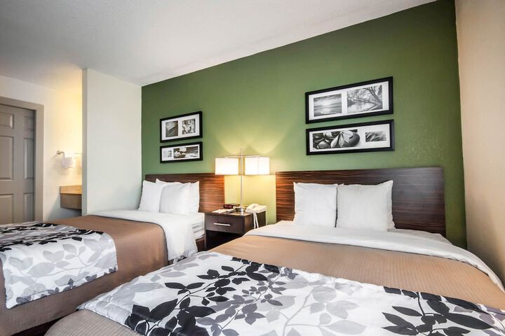 Room 18 of 27