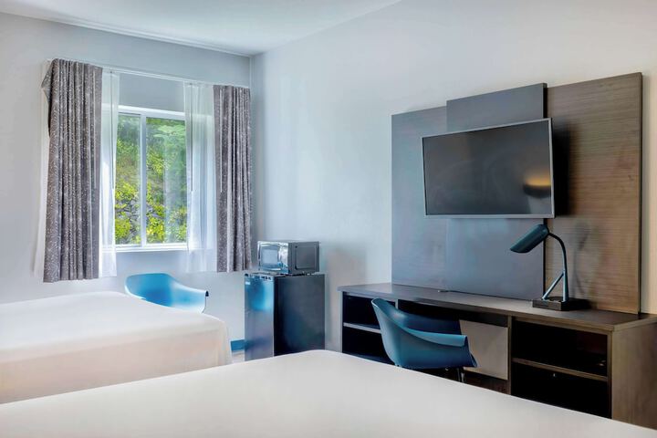Room 25 of 26