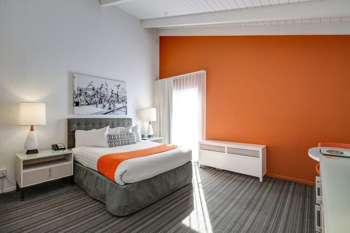 Room 28 of 37