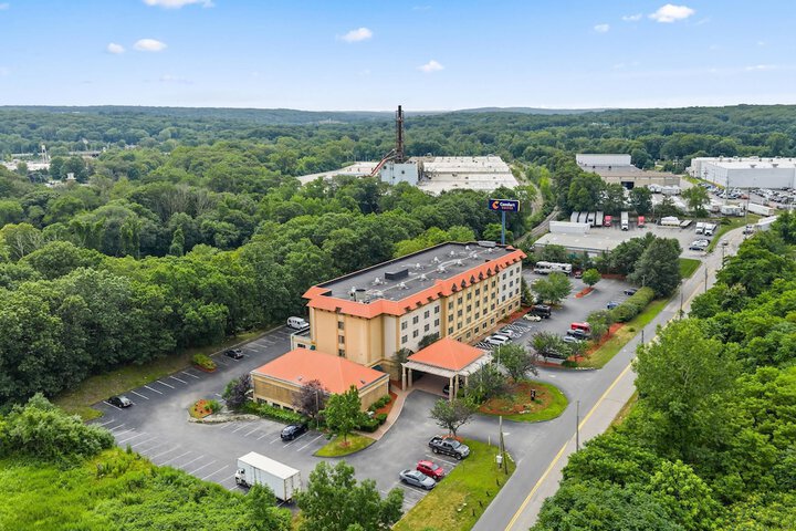 Comfort Suites Near Casinos Norwich-Uncasville CT