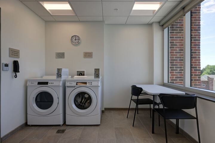 Courtyard by Marriott Iowa City University Heights