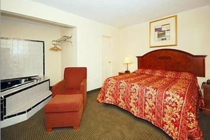 Room 21 of 34