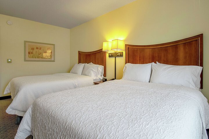 Room 32 of 94