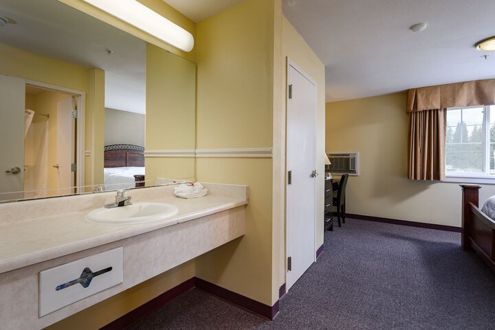 Room 15 of 36