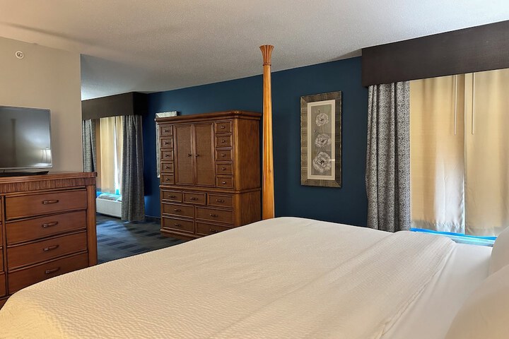 Room 51 of 80
